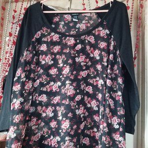 Torrid Raglan Tshirt, size 2X